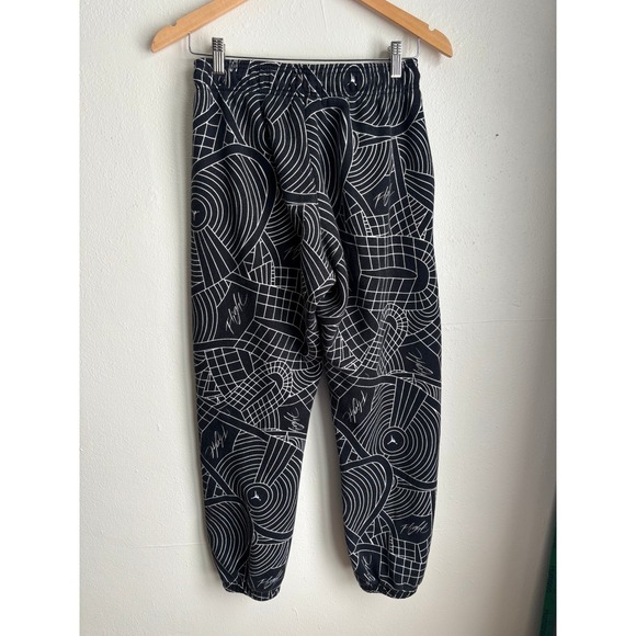 Jordan Flight Womens Black White All Over Print Fleece Jogger Sweatpants Small - Picture 2 of 7